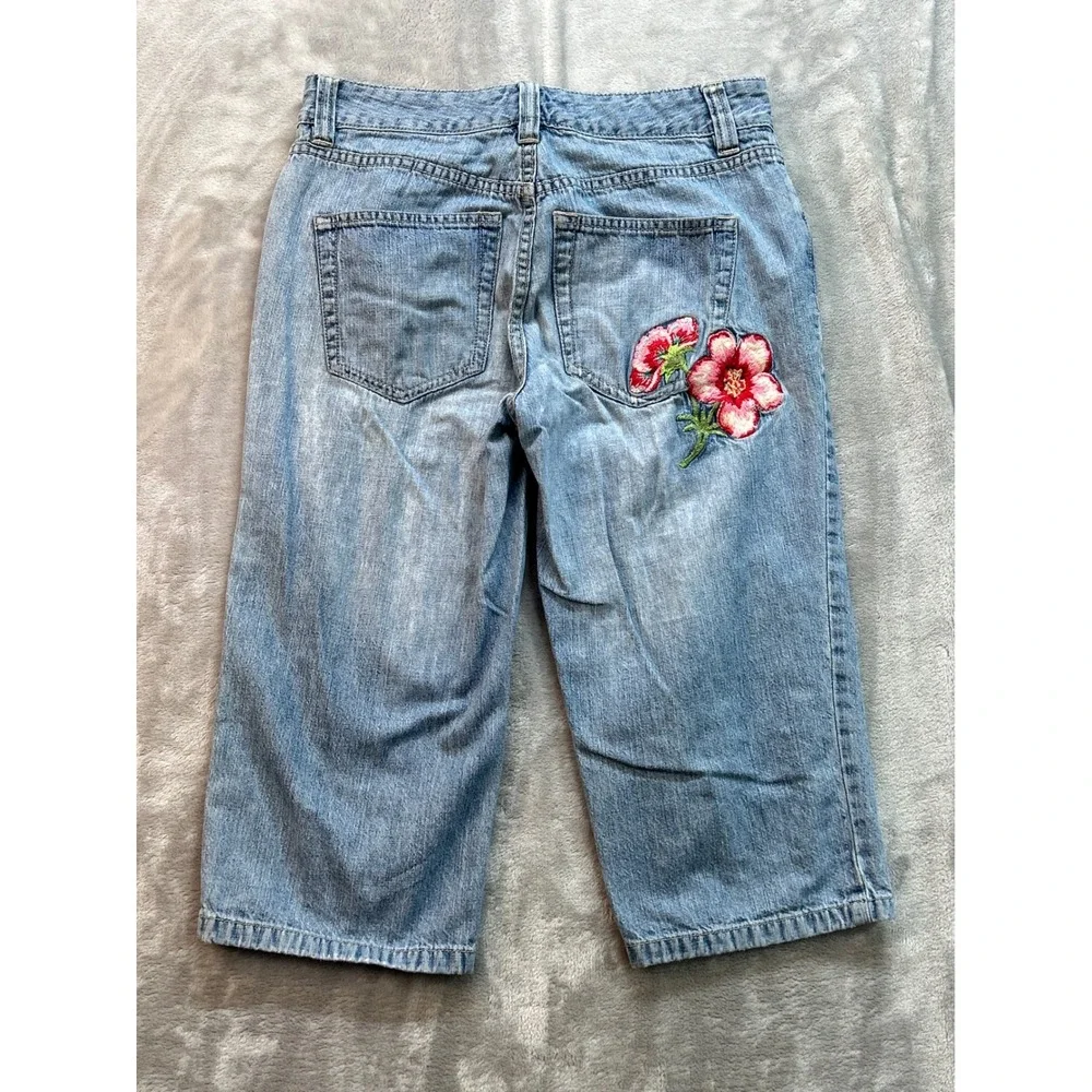 Vintage Tommy Hilfiger Y2K Denim Capri Womens Sz 2 Floral Embroidered Beach Boho